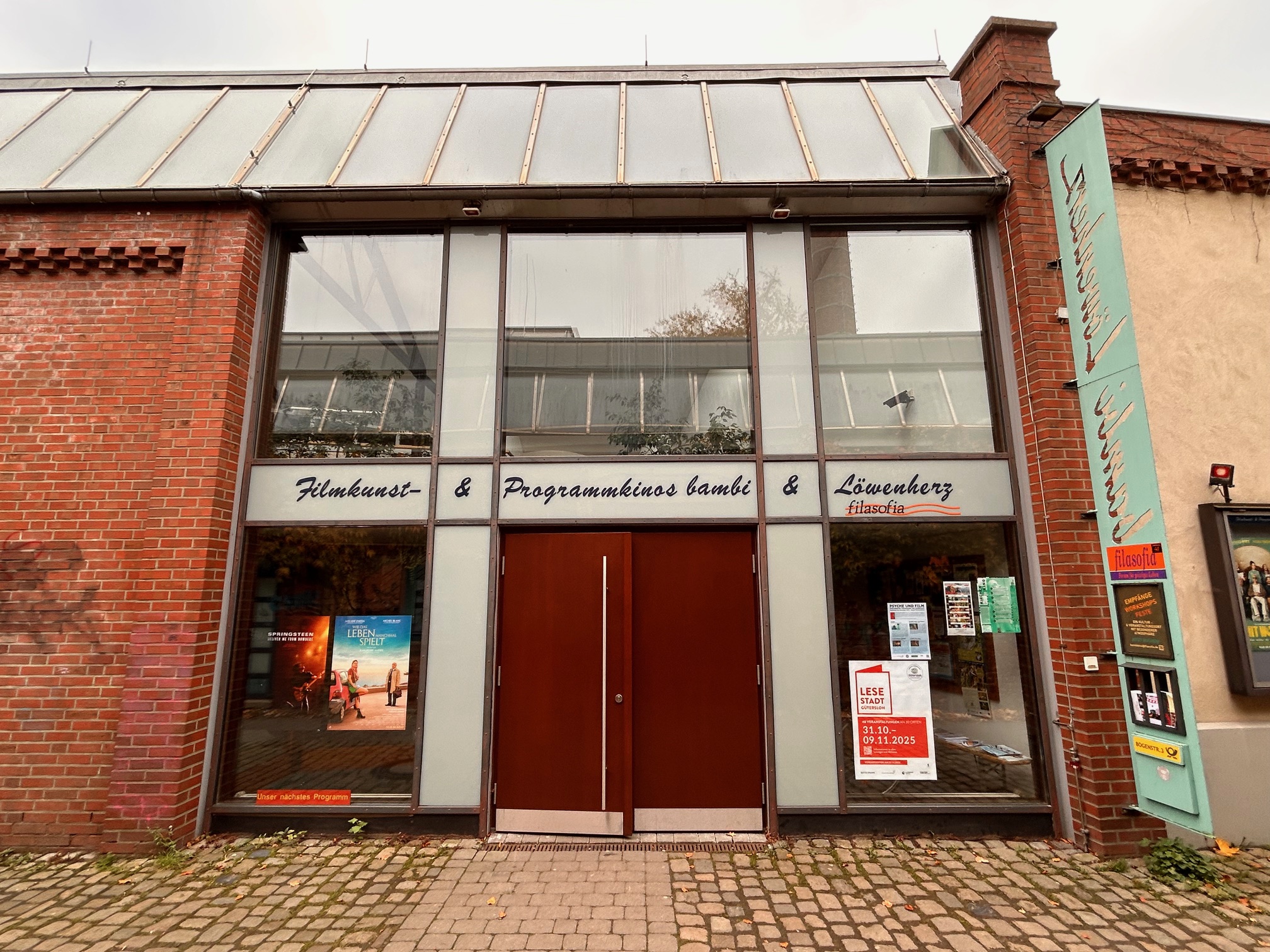 Im Schatten des Orangenbaums