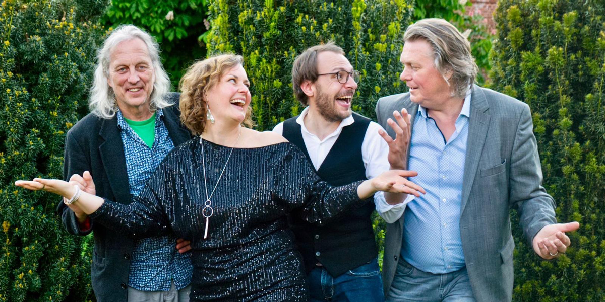 Swing: Mrs. King & her Jewels