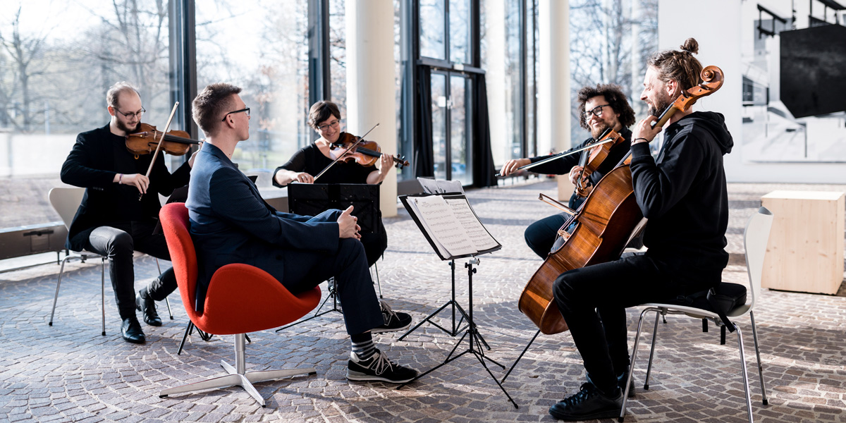 Orchester im Treppenhaus