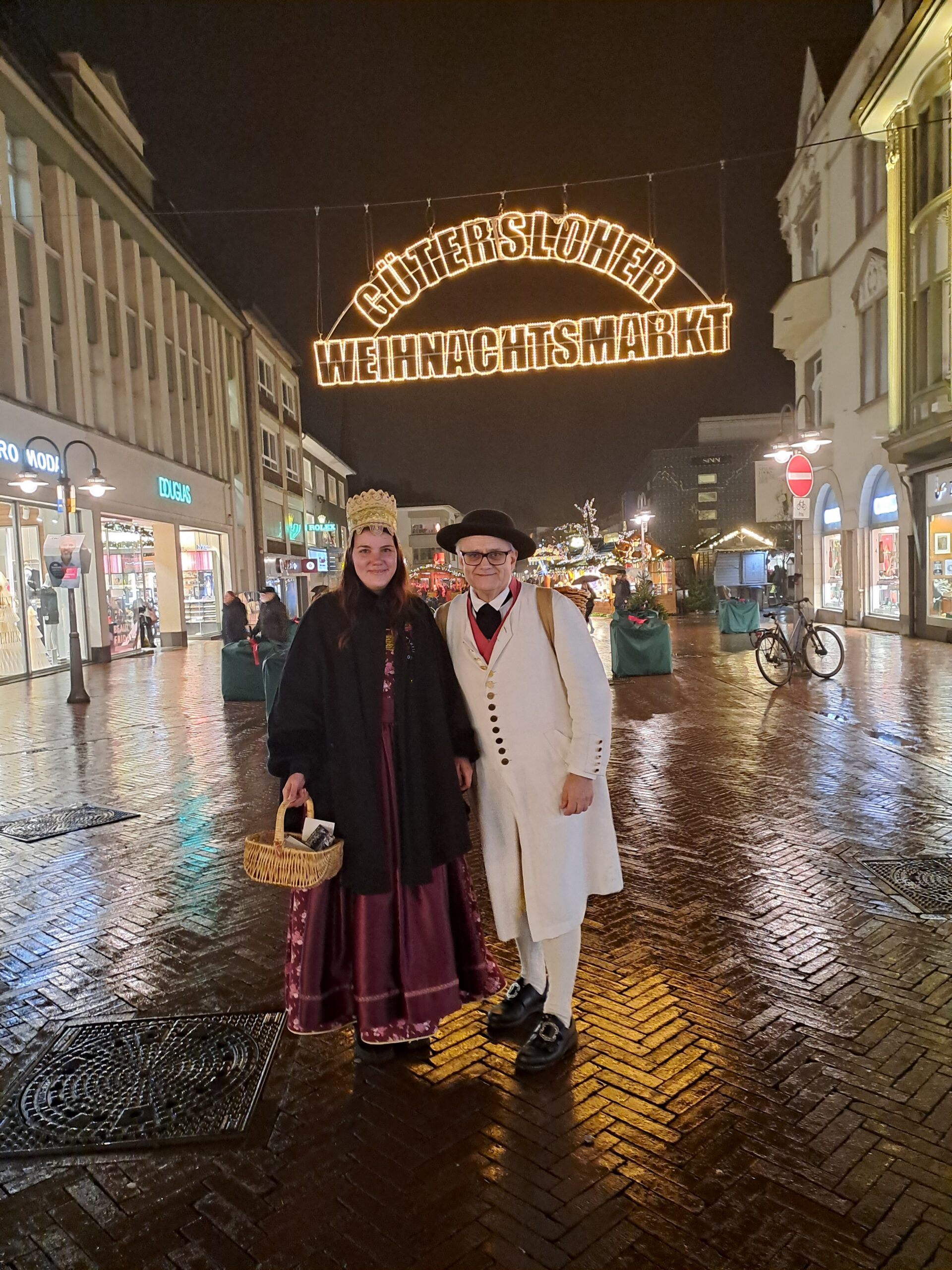 Folklorekreis auf Weihnachtsmarkt