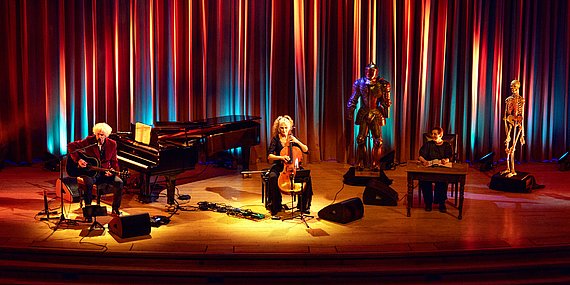 Musiktheater: Schatten über dem Nichts