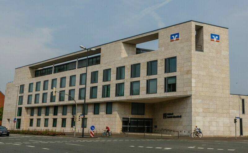 Ausstellungseröffnung Schein & Sein in der Volksbank