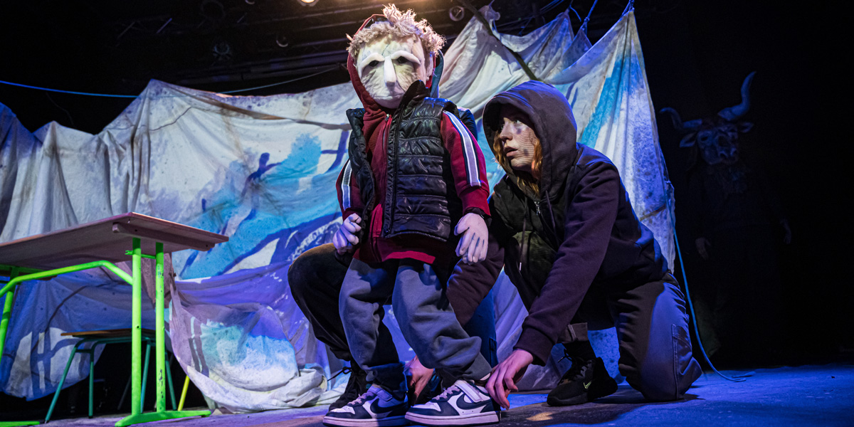Jugendtheater in englisch: Icarus – F**ked Up!
