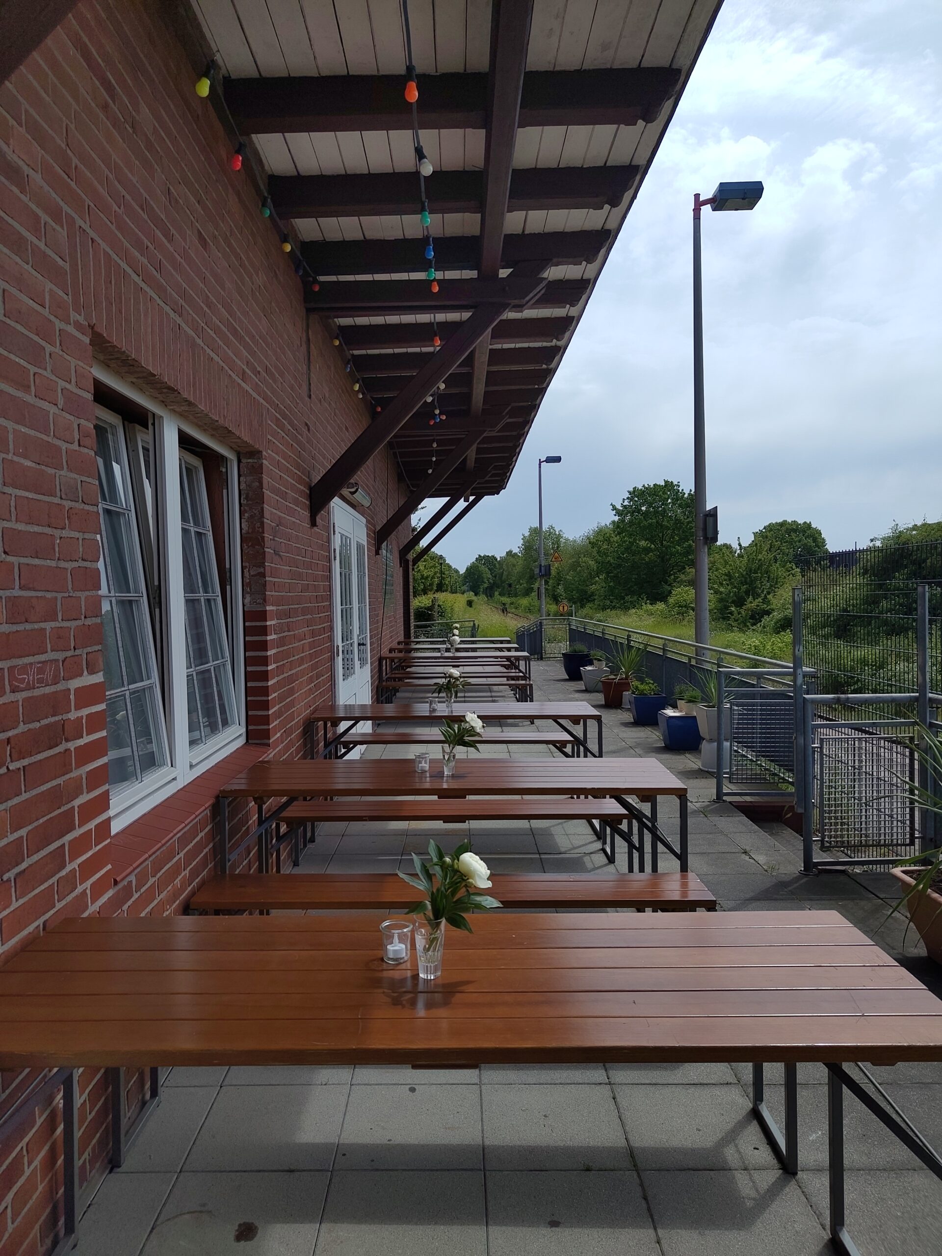 Sommerabend im Weberei-Bahnhof